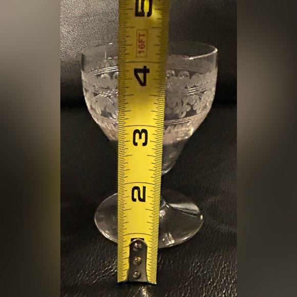 A Pair Of Glass Needle Etched Small Cordial Sherry Glasses Elegant - Picture 6 of 8